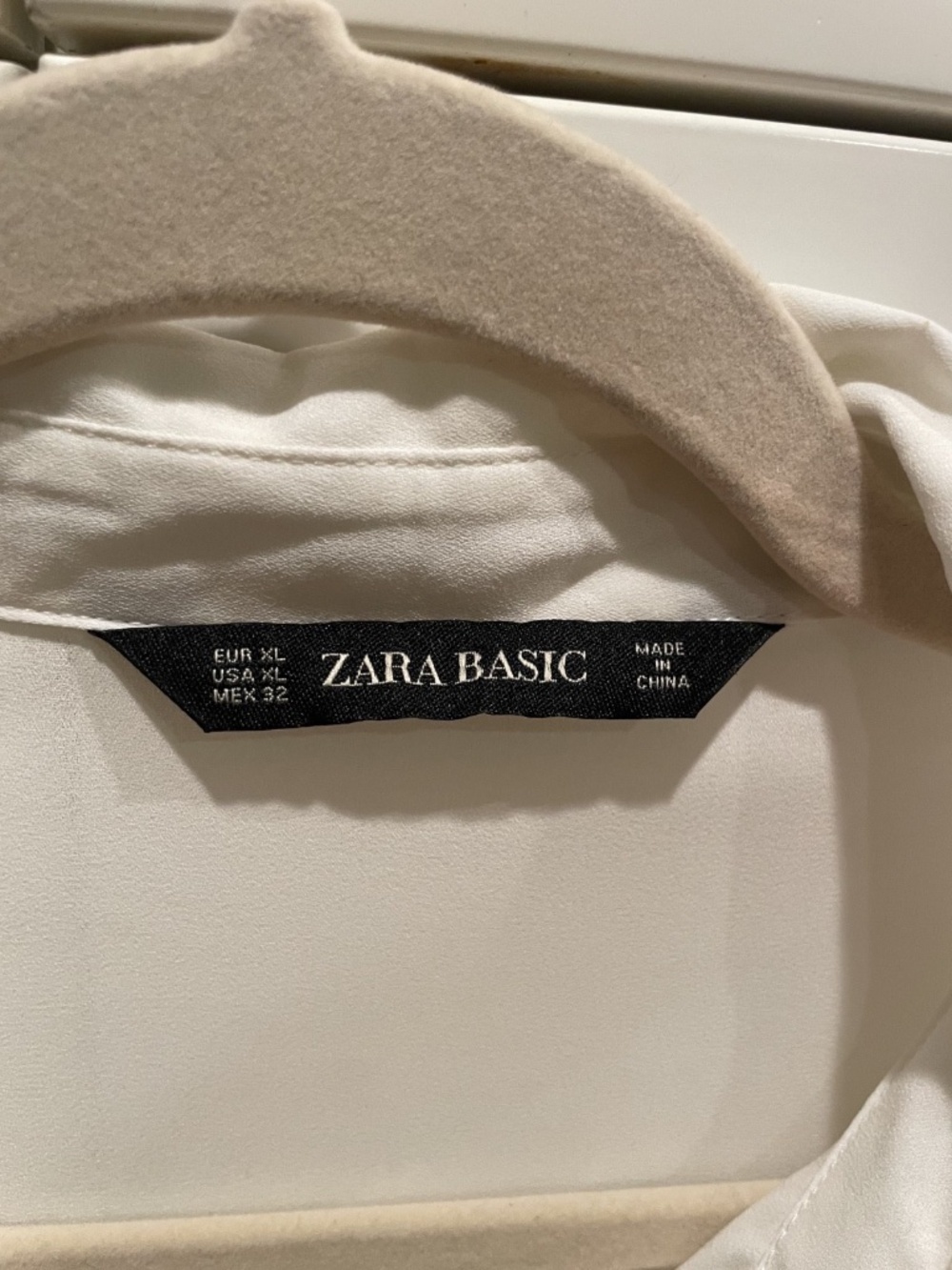 Zara Basic Button-up White/Cream with black trim Size XL - Picture 2 of 6